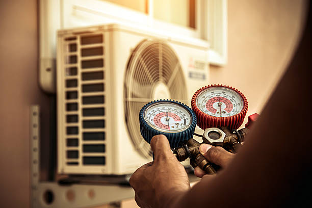 Professional Hvac technician working in Vinton, LA
